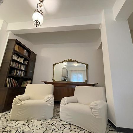 La Reggia 1 - Ampio appartamento in pieno budello pedonale - 50 m dal mare Alassio Esterno foto