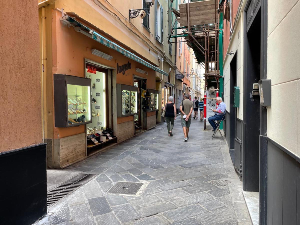 La Reggia 1 - Ampio appartamento in pieno budello pedonale - 50 m dal mare Alassio Esterno foto