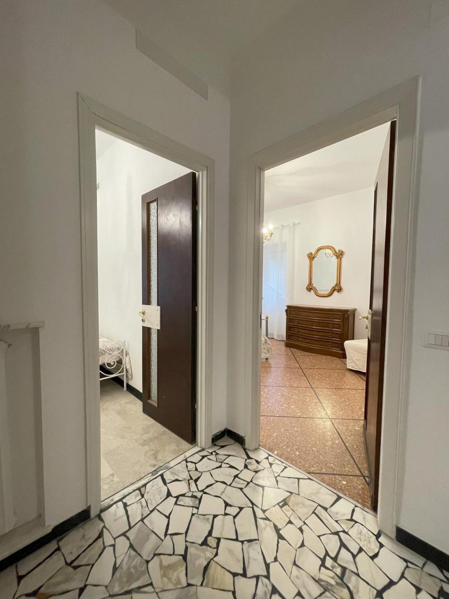 La Reggia 1 - Ampio appartamento in pieno budello pedonale - 50 m dal mare Alassio Esterno foto