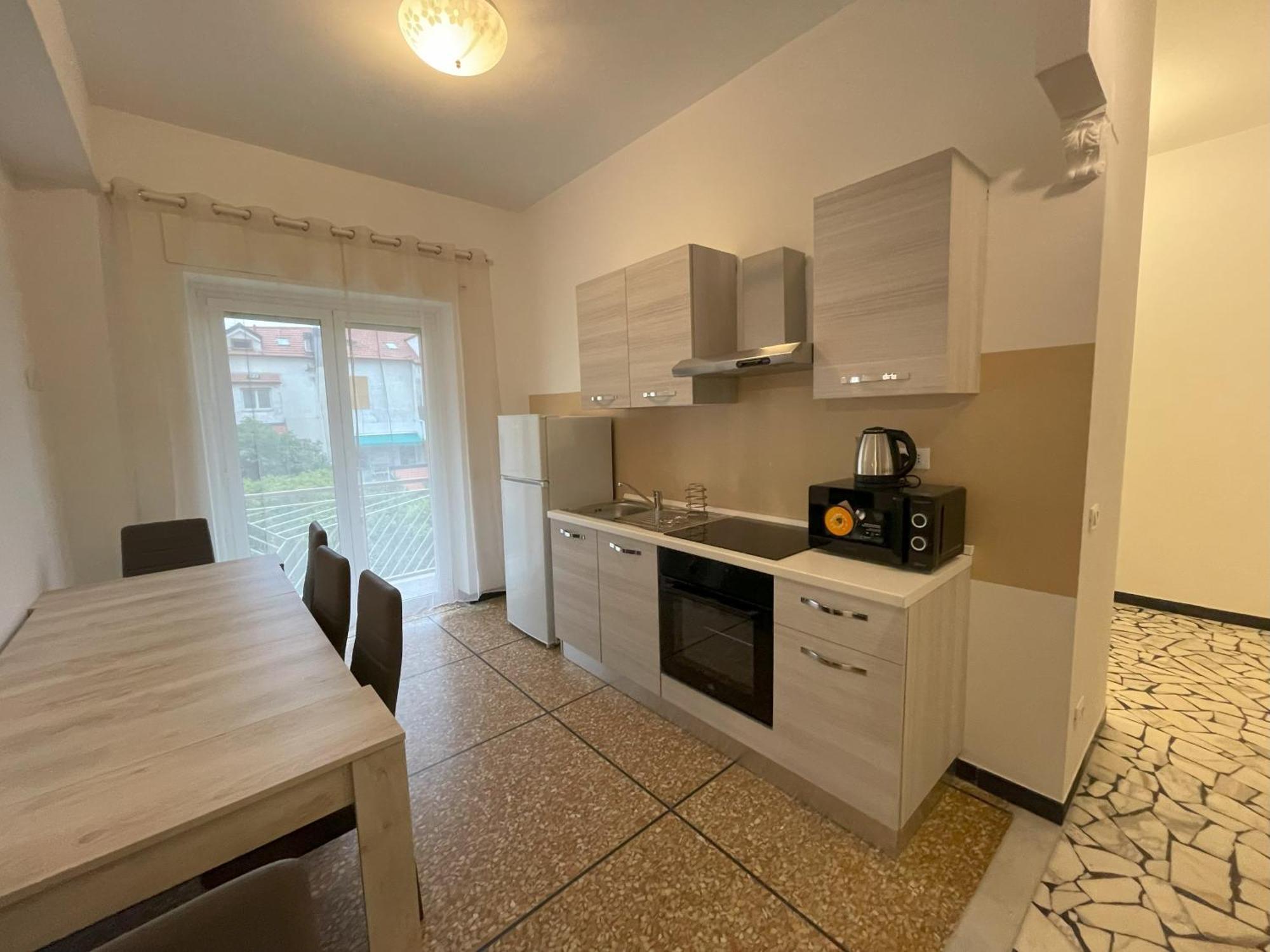La Reggia 1 - Ampio appartamento in pieno budello pedonale - 50 m dal mare Alassio Esterno foto