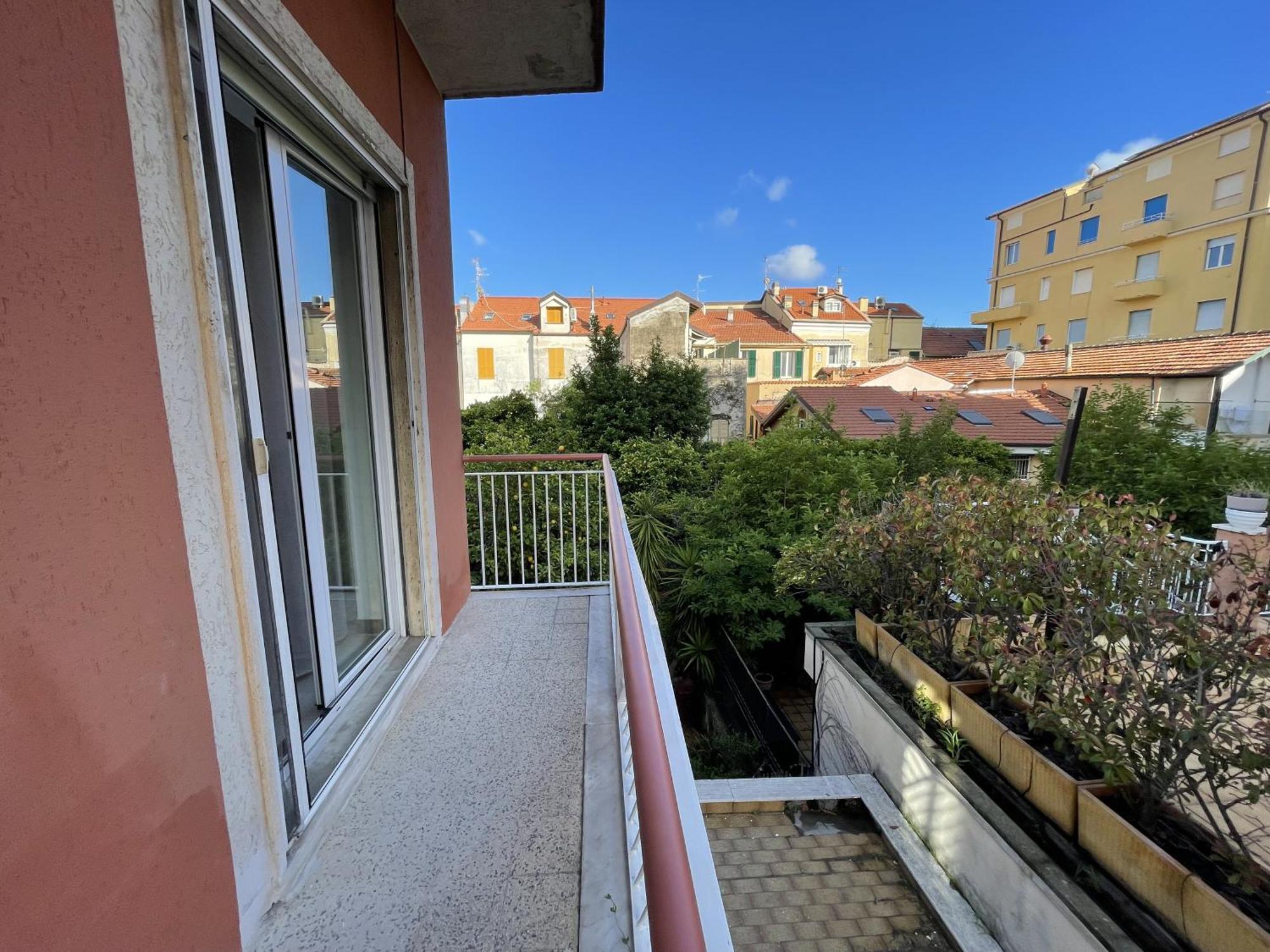 La Reggia 1 - Ampio appartamento in pieno budello pedonale - 50 m dal mare Alassio Camera foto