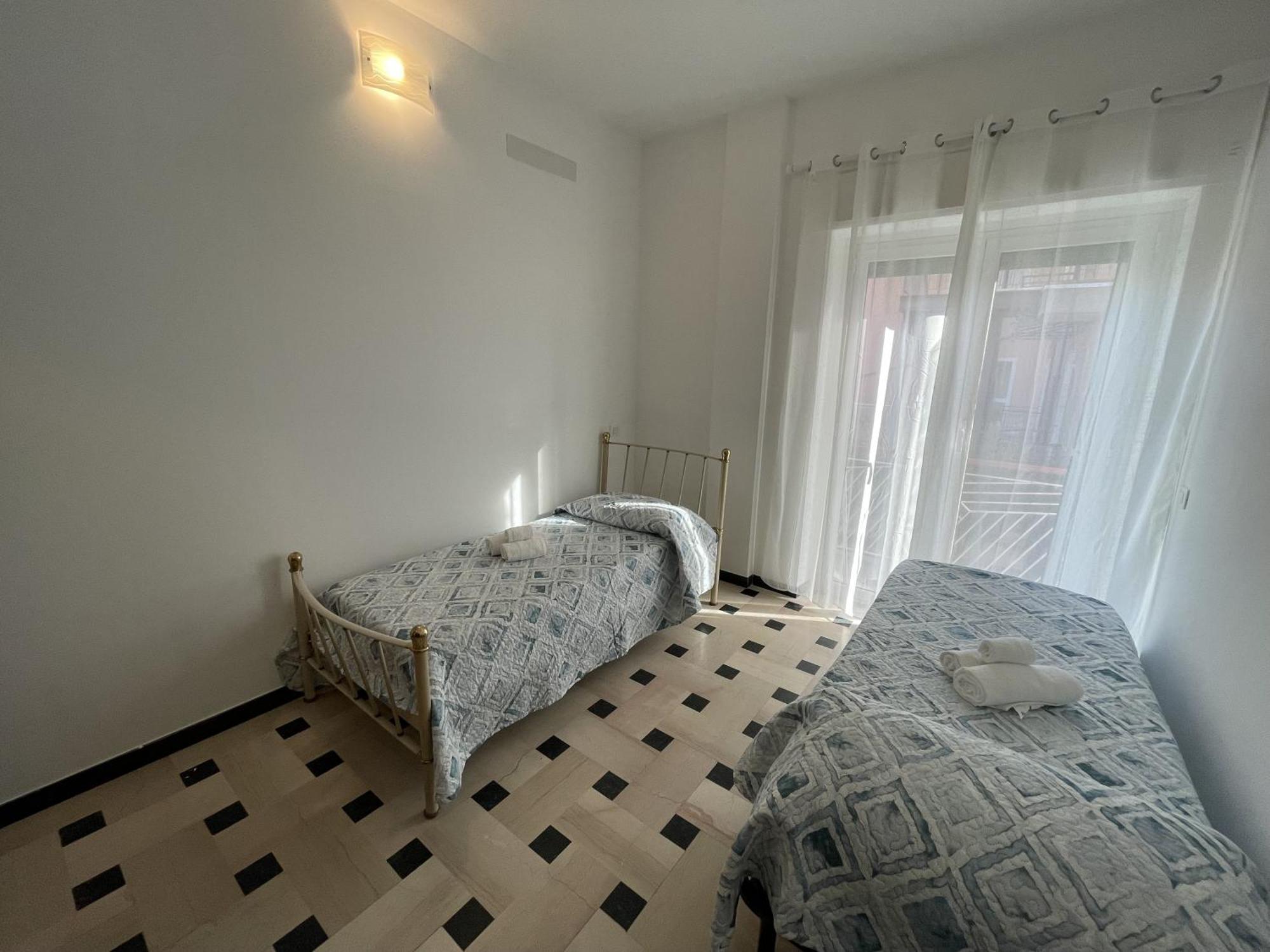 La Reggia 1 - Ampio appartamento in pieno budello pedonale - 50 m dal mare Alassio Camera foto