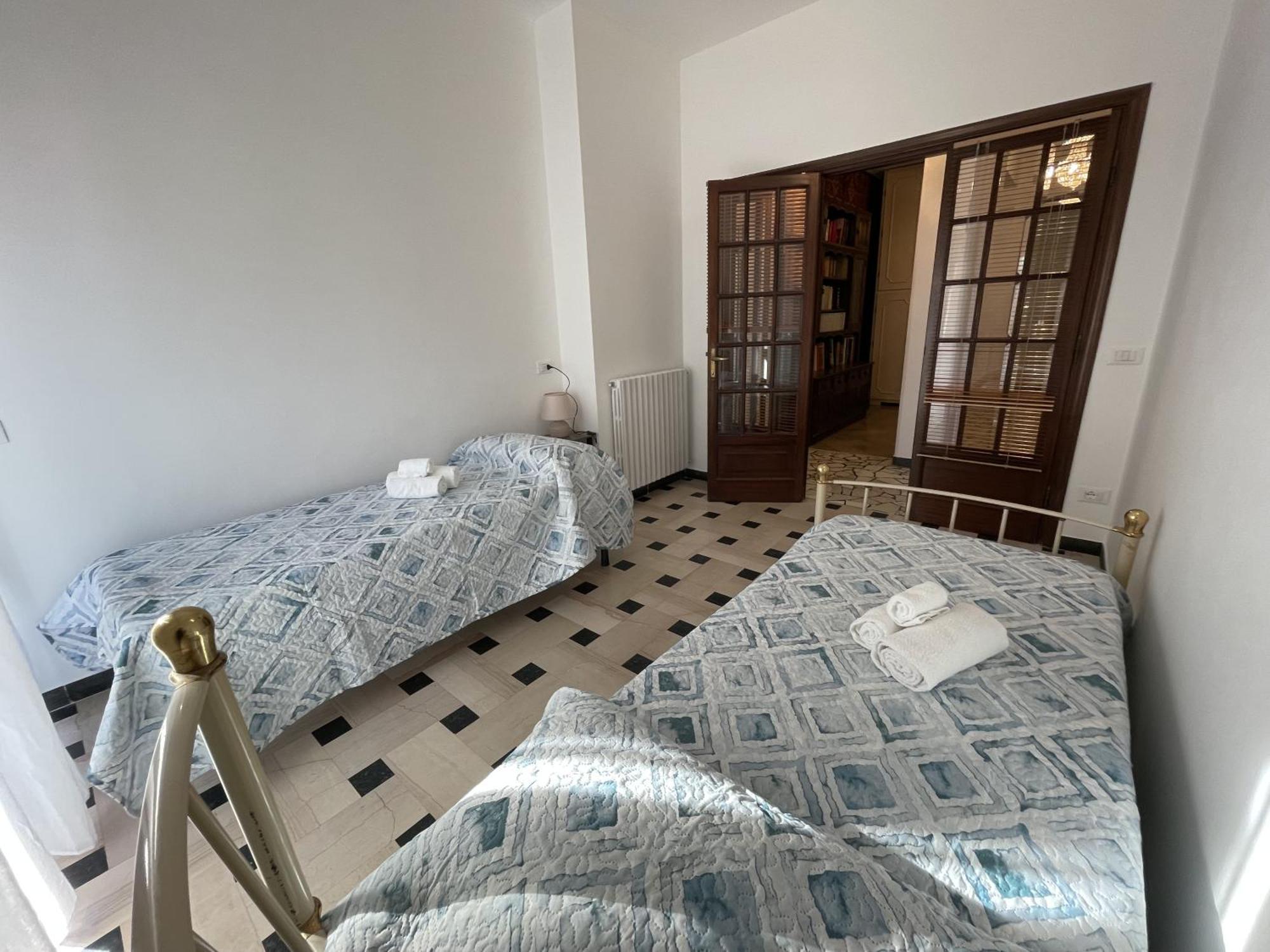 La Reggia 1 - Ampio appartamento in pieno budello pedonale - 50 m dal mare Alassio Camera foto